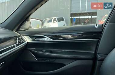 Седан BMW 7 Series 2018 в 