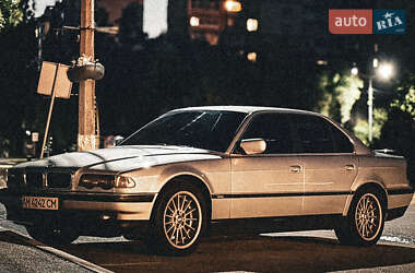 Седан BMW 7 Series 2001 в Києві
