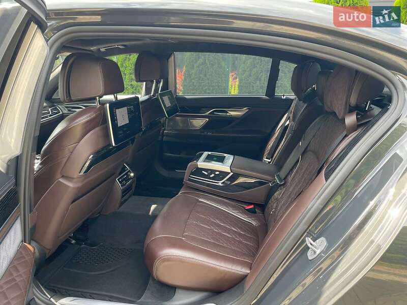 Седан BMW 7 Series 2021 в Кременчуге