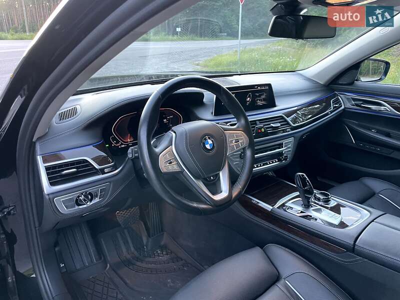 Седан BMW 7 Series 2019 в Нетішині