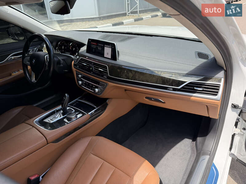 Седан BMW 7 Series 2018 в Киеве