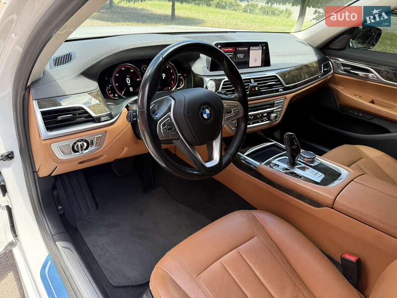 Седан BMW 7 Series 2018 в Киеве
