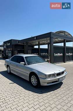 Седан BMW 7 Series 1999 в Шумске