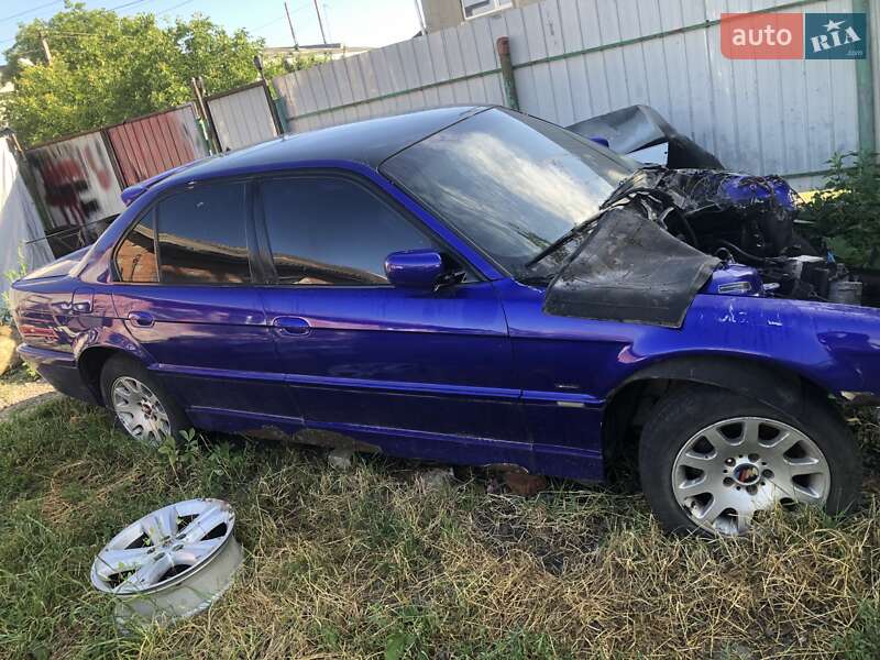 Седан BMW 7 Series 1996 в Баре