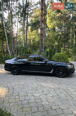 Седан BMW 7 Series 2015 в 