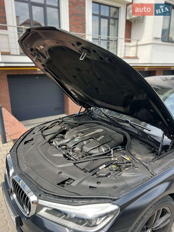 Седан BMW 7 Series 2017 в Львові
