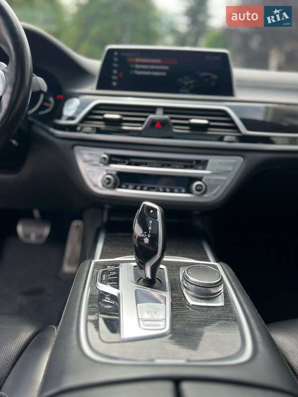 Седан BMW 7 Series 2017 в Львові
