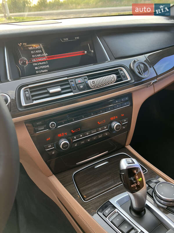 Седан BMW 7 Series 2014 в Львове