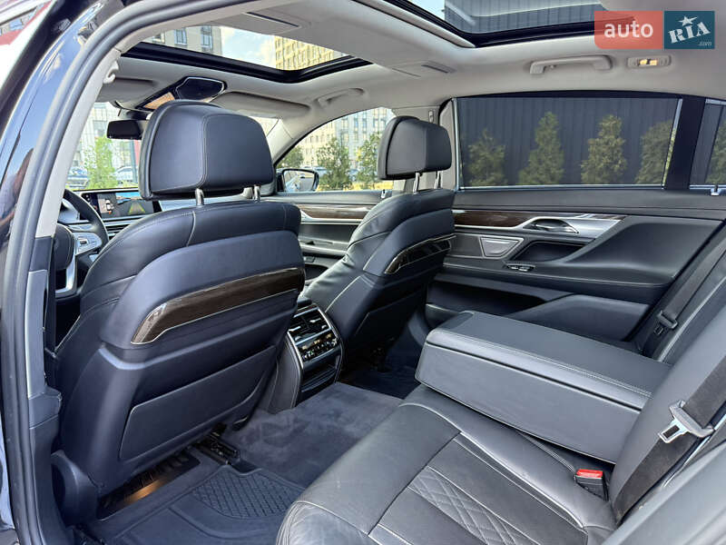 Седан BMW 7 Series 2016 в Киеве