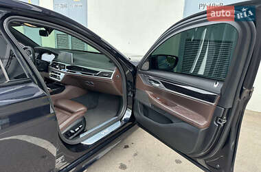 Седан BMW 7 Series 2022 в 