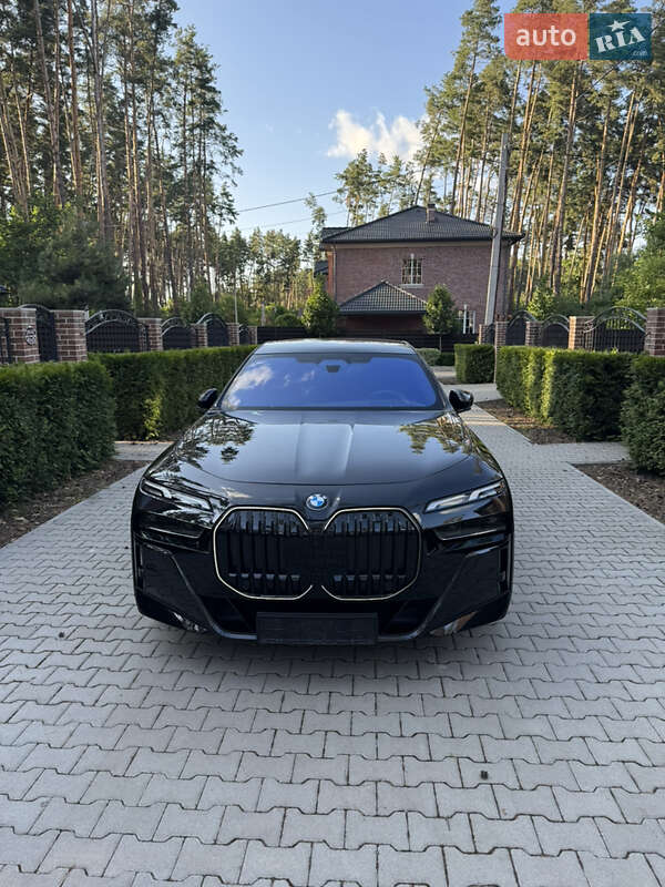 Седан BMW 7 Series 2024 в Киеве фото 3 Седан BMW 7 Series 2024 в Киеве