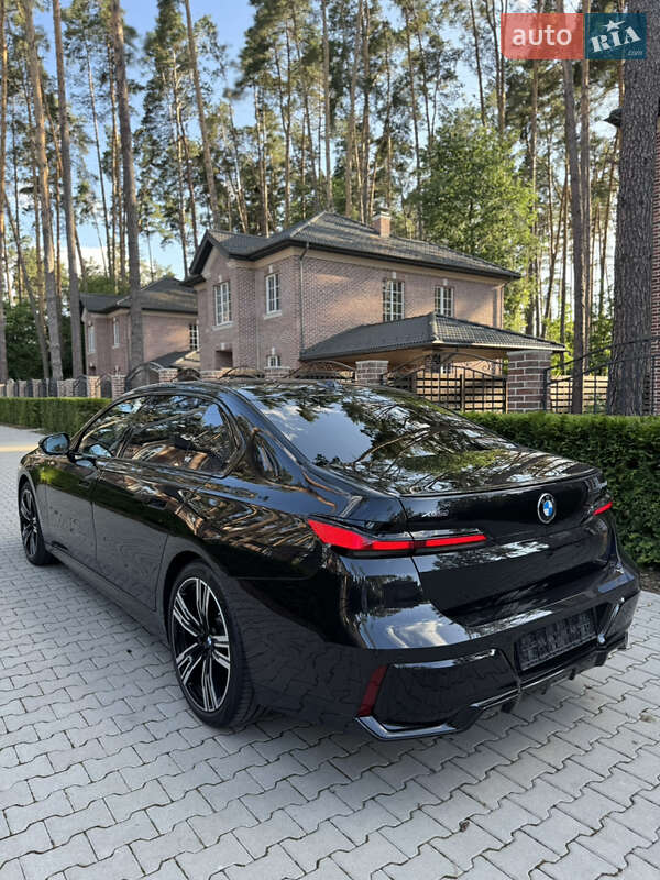 Седан BMW 7 Series 2024 в Киеве фото 8 Седан BMW 7 Series 2024 в Киеве