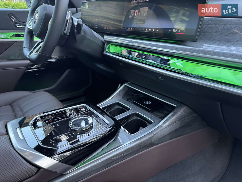 Седан BMW 7 Series 2024 в Киеве фото 32 Седан BMW 7 Series 2024 в Киеве