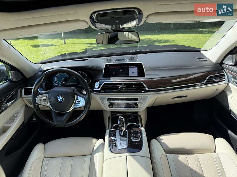 Седан BMW 7 Series 2015 в Львові фото 31 Седан BMW 7 Series 2015 в Львові