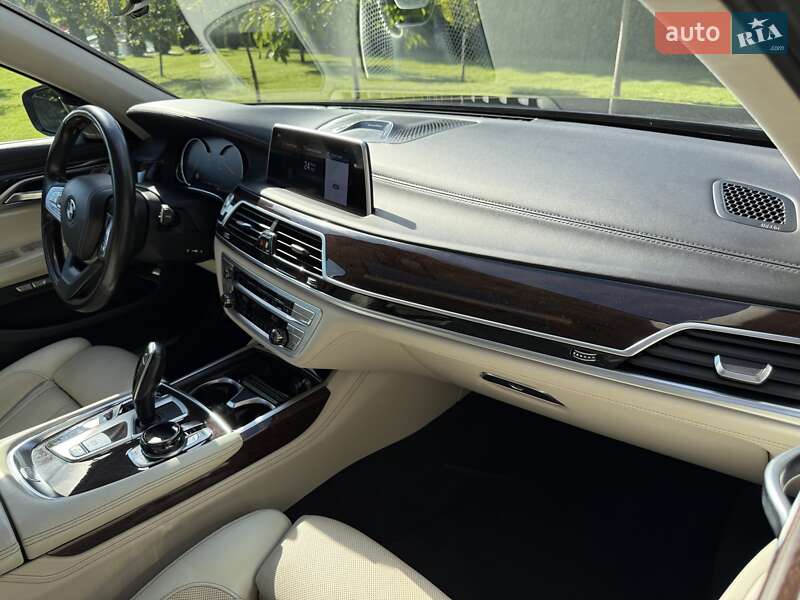 Седан BMW 7 Series 2015 в Львові фото 35 Седан BMW 7 Series 2015 в Львові