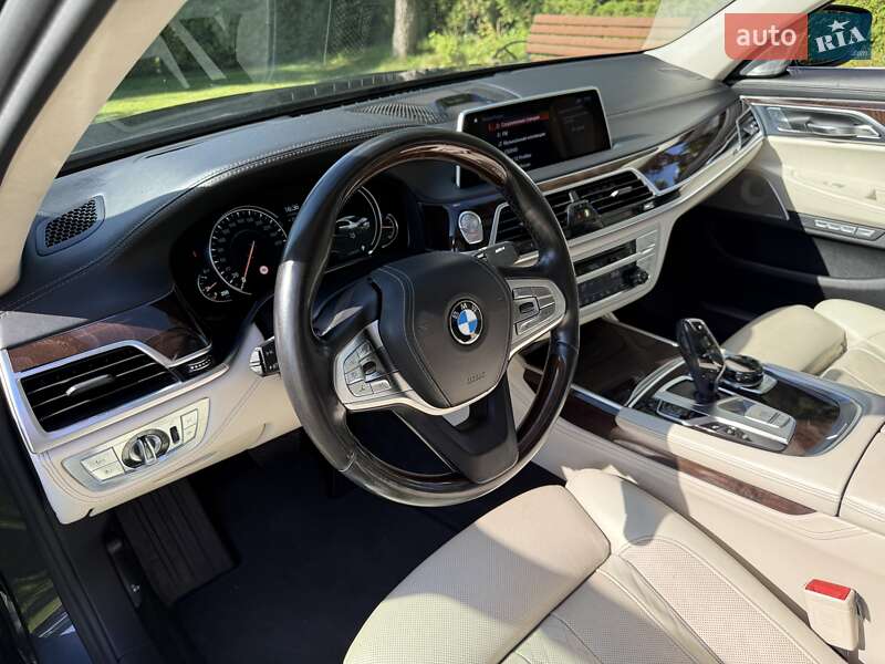 Седан BMW 7 Series 2015 в Львові фото 37 Седан BMW 7 Series 2015 в Львові
