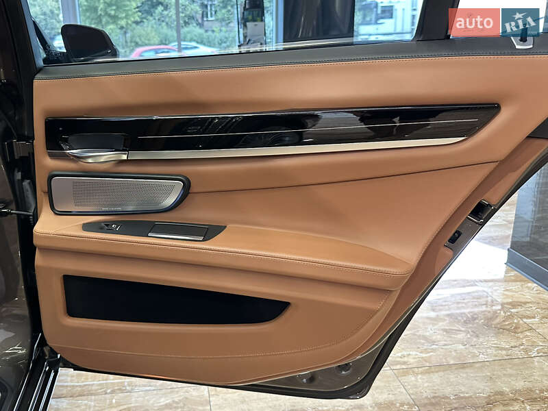 Седан BMW 7 Series 2012 в Киеве
