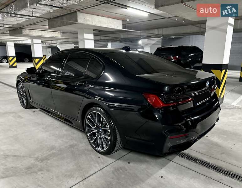 Седан BMW 7 Series 2022 в Дніпрі