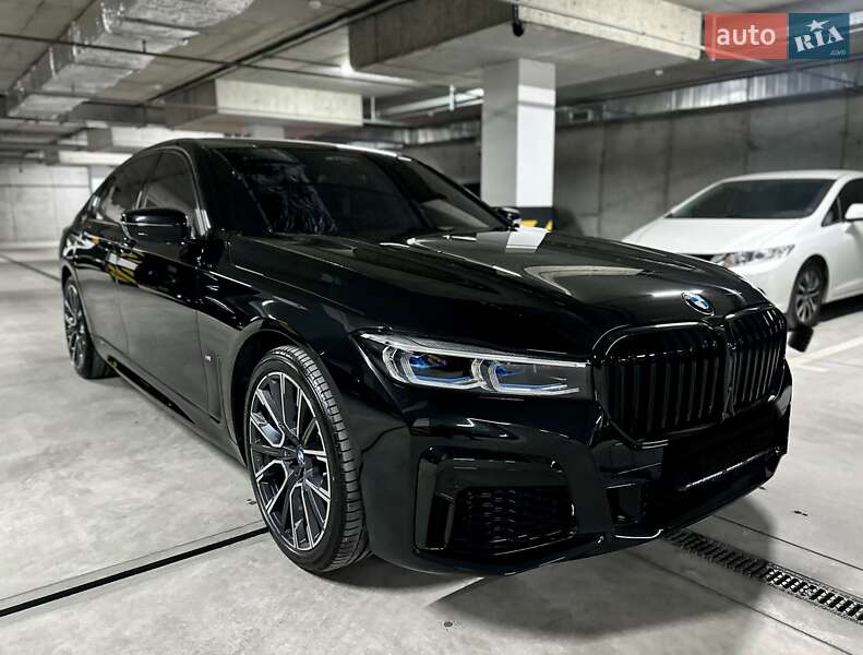 Седан BMW 7 Series 2022 в Дніпрі
