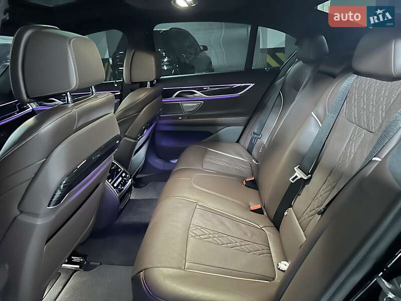 Седан BMW 7 Series 2022 в Дніпрі