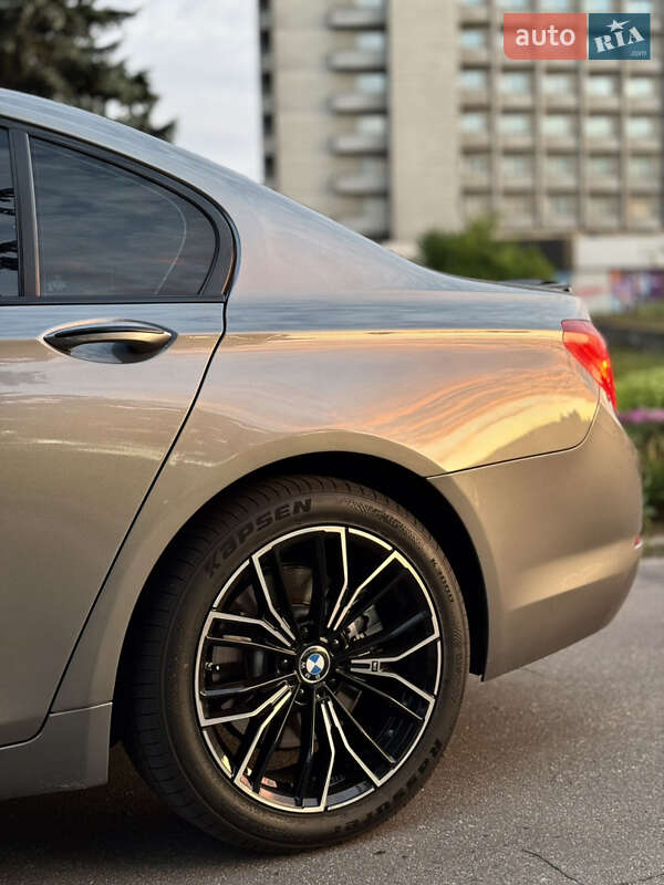 Седан BMW 7 Series 2013 в Сумах