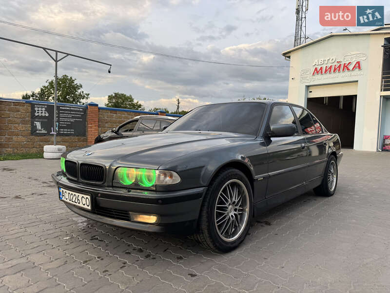 BMW 7 Series 1998