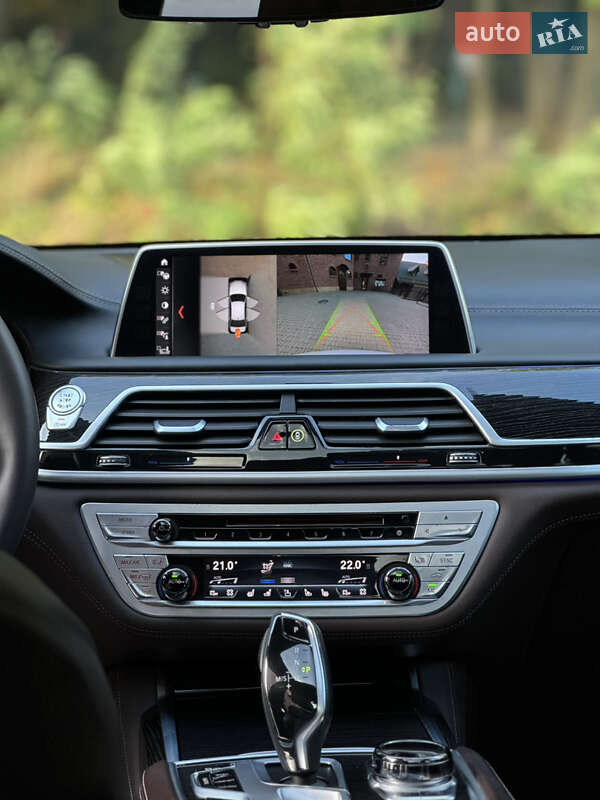 Седан BMW 7 Series 2017 в Львові