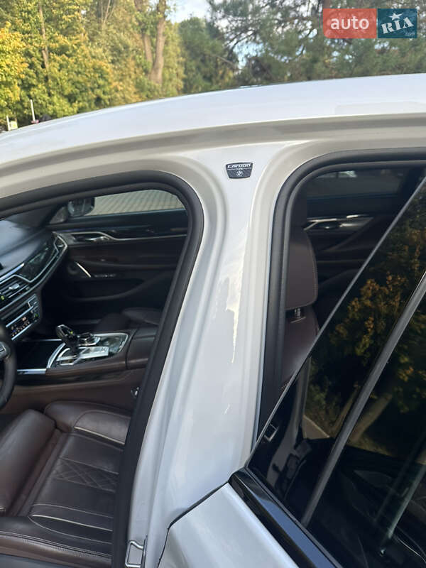 Седан BMW 7 Series 2017 в Львові