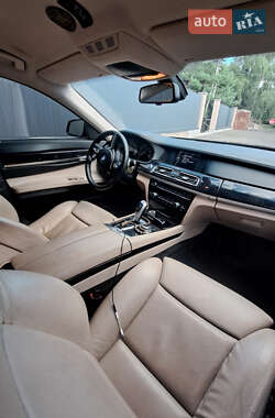Седан BMW 7 Series 2009 в 