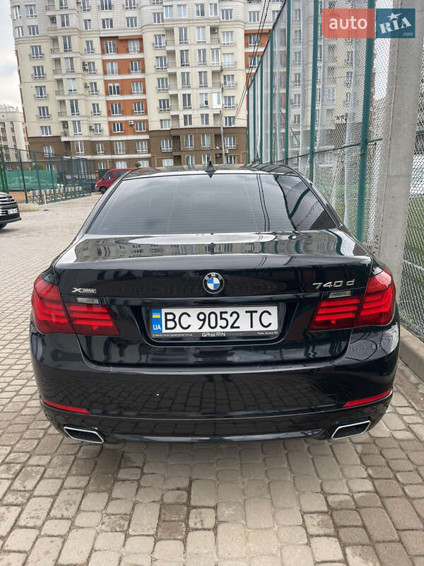 Седан BMW 7 Series 2015 в Львові