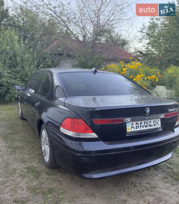Седан BMW 7 Series 2003 в Гореничах