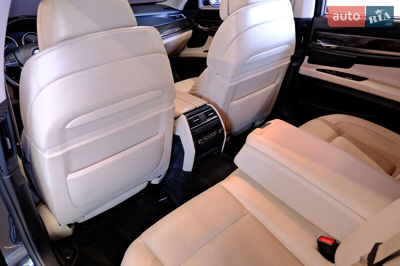 Седан BMW 7 Series 2012 в Одесі