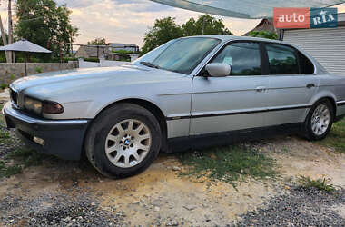 Седан BMW 7 Series 2001 в Южноукраинске