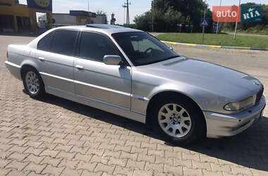 Седан BMW 7 Series 2001 в Новоселице