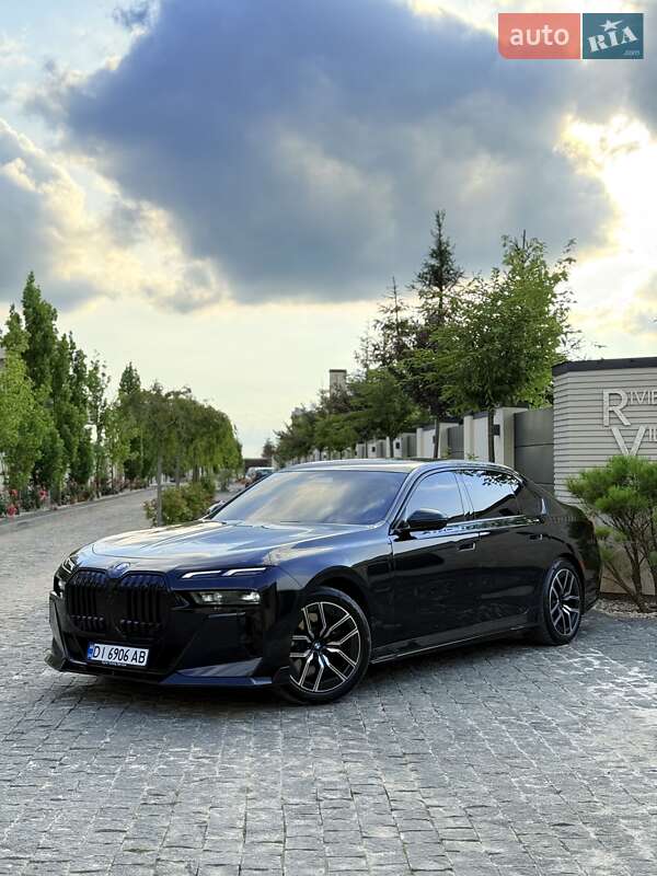 Седан BMW 7 Series 2023 в Львові