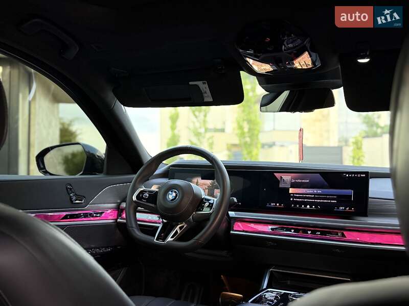 Седан BMW 7 Series 2023 в Львові