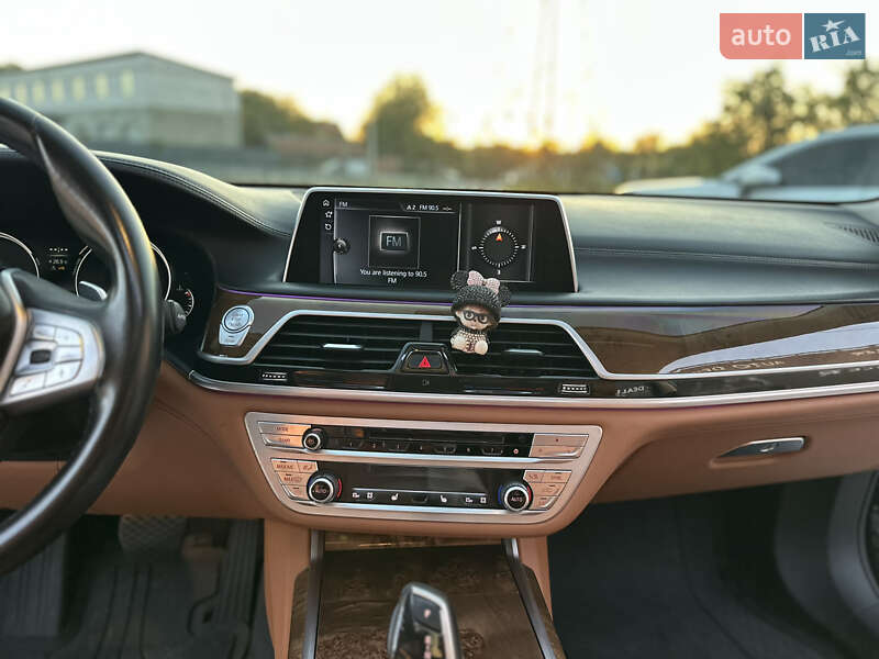 Седан BMW 7 Series 2016 в Виннице фото 39 Седан BMW 7 Series 2016 в Виннице