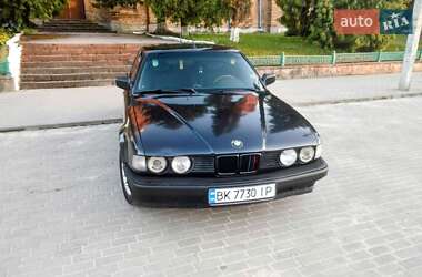 Седан BMW 7 Series 1989 в Кременце