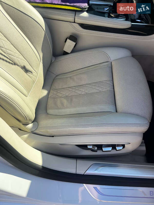 Седан BMW 7 Series 2015 в Первомайську фото 30 Седан BMW 7 Series 2015 в Первомайську
