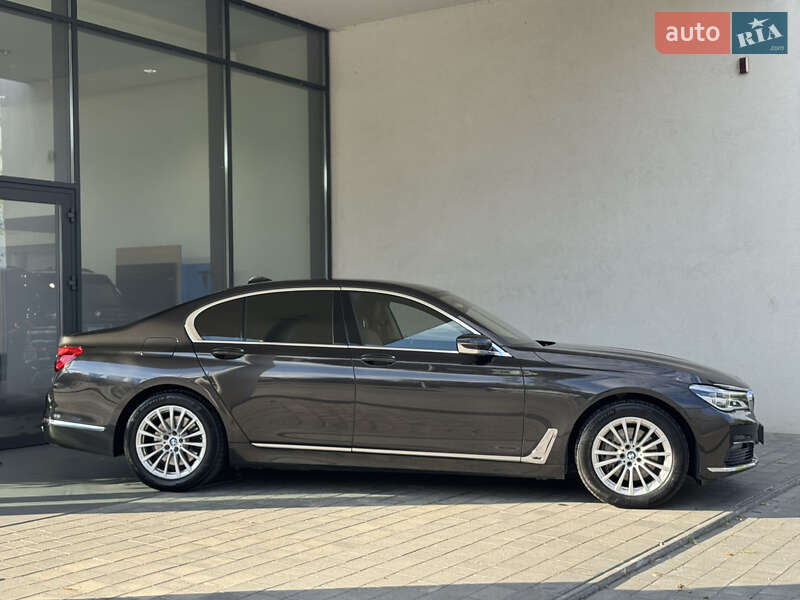Седан BMW 7 Series 2016 в Ивано-Франковске фото 7 Седан BMW 7 Series 2016 в Ивано-Франковске