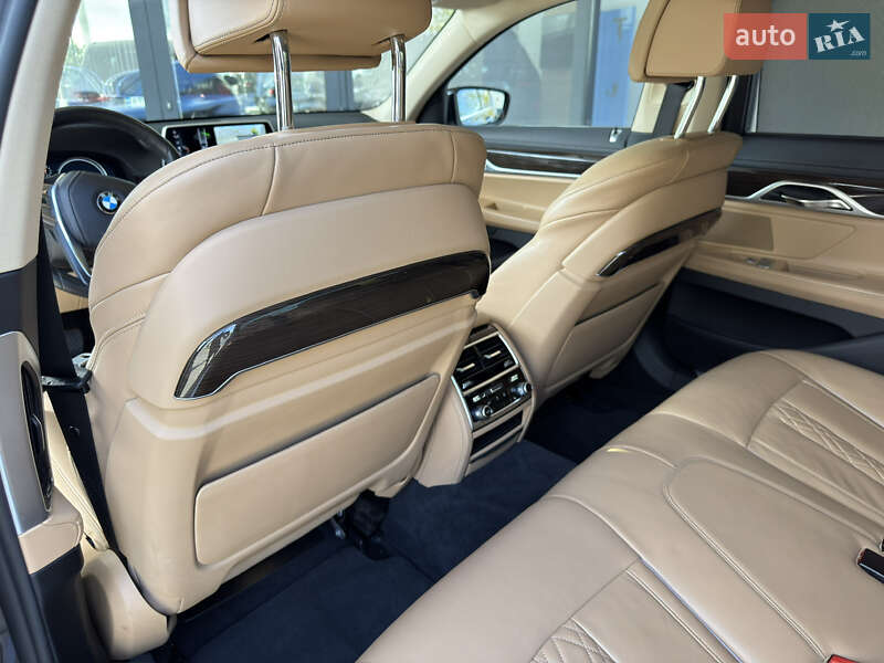 Седан BMW 7 Series 2016 в Ивано-Франковске фото 47 Седан BMW 7 Series 2016 в Ивано-Франковске