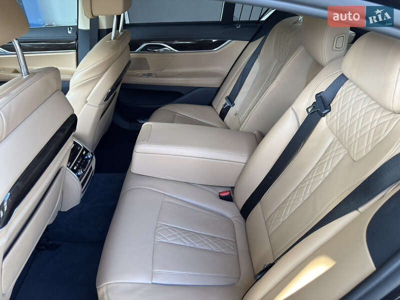 Седан BMW 7 Series 2016 в Ивано-Франковске фото 50 Седан BMW 7 Series 2016 в Ивано-Франковске
