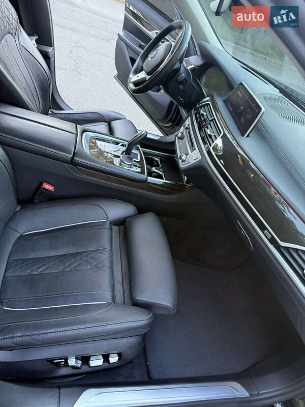 Седан BMW 7 Series 2020 в Києві фото 30 Седан BMW 7 Series 2020 в Києві