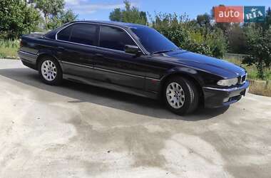 Седан BMW 7 Series 2001 в  фото 17 Седан BMW 7 Series 2001 в