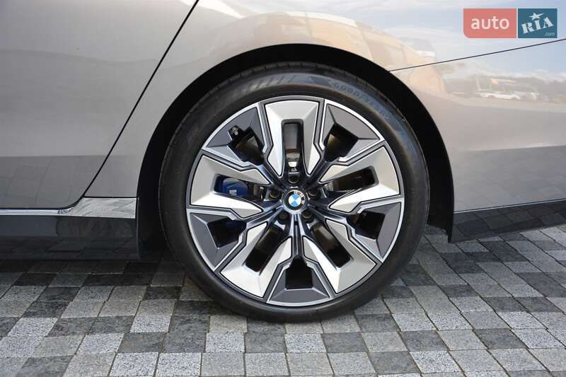 Седан BMW 7 Series 2023 в Києві