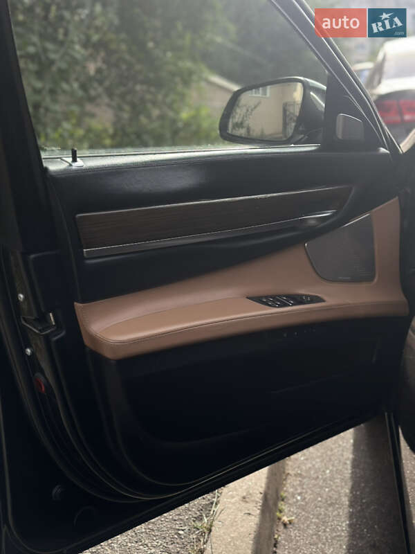 Седан BMW 7 Series 2012 в Богуславе фото 8 Седан BMW 7 Series 2012 в Богуславе