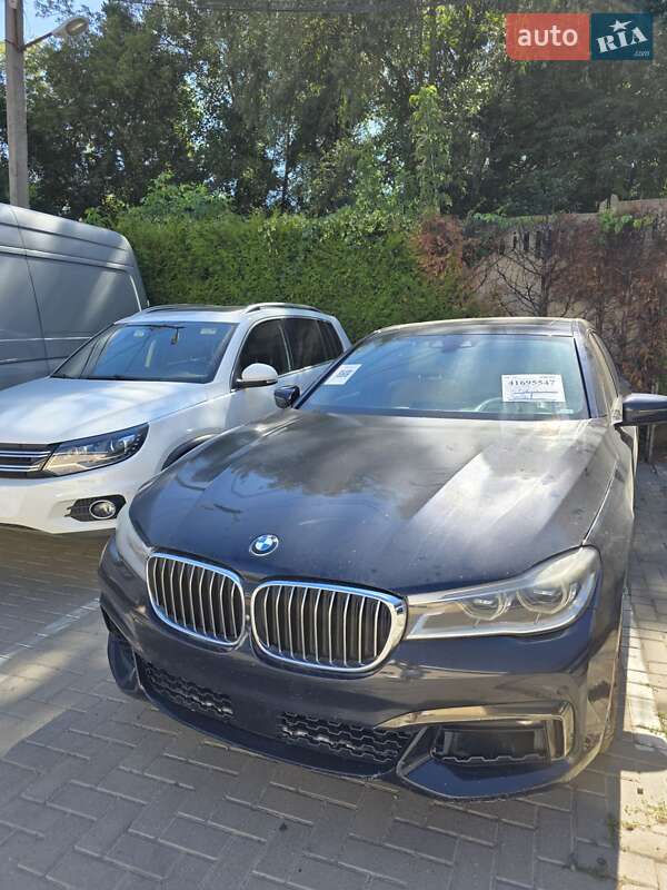 Седан BMW 7 Series 2016 в Черновцах