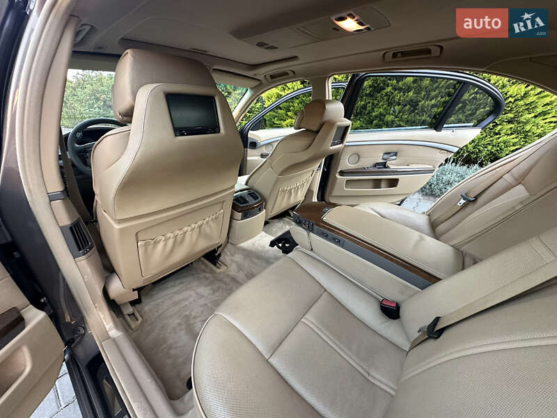 Седан BMW 7 Series 2004 в Одессе