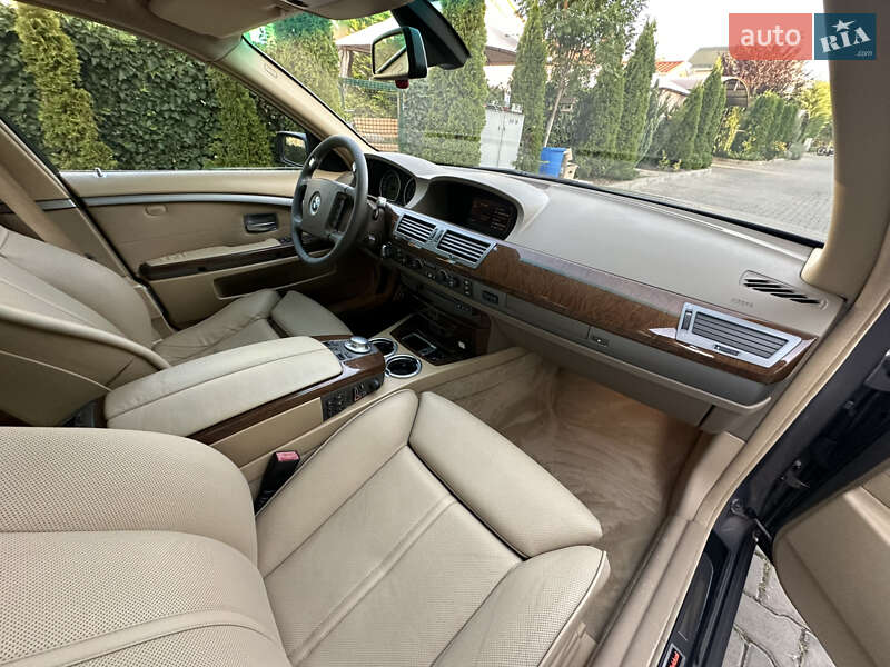 Седан BMW 7 Series 2004 в Одессе