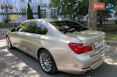 Седан BMW 7 Series 2011 в 